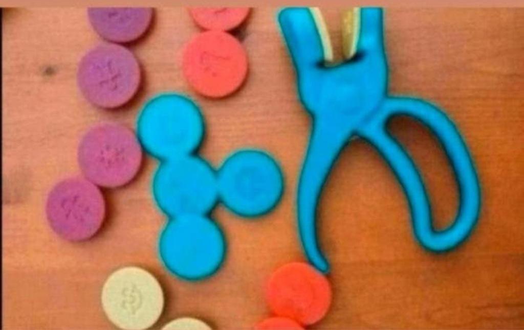 Pons tang met verschillende wisselbare ponsen, Ophalen of Verzenden, Zo goed als nieuw, Overige typen