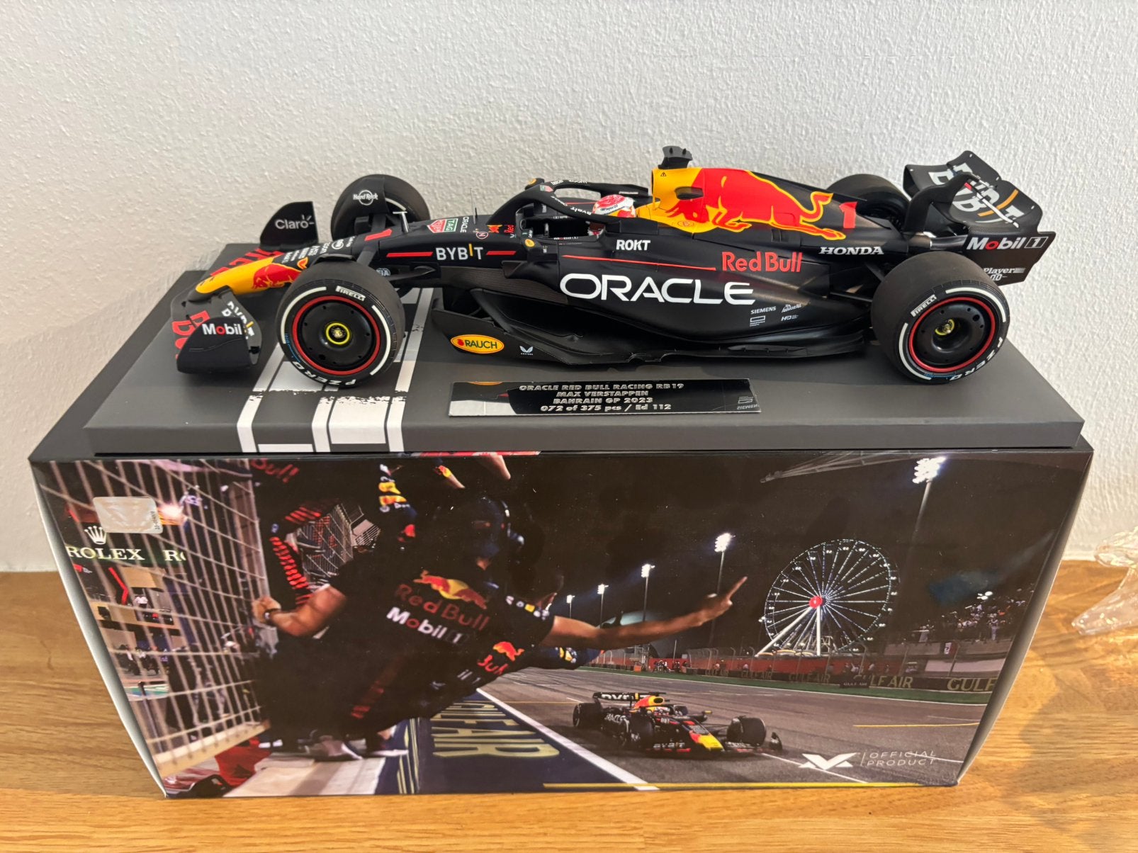 Max verstappen RB19 winner bahrein 2023 1:18 model, Verzamelen, Ophalen of Verzenden, Zo goed als nieuw, Formule 1