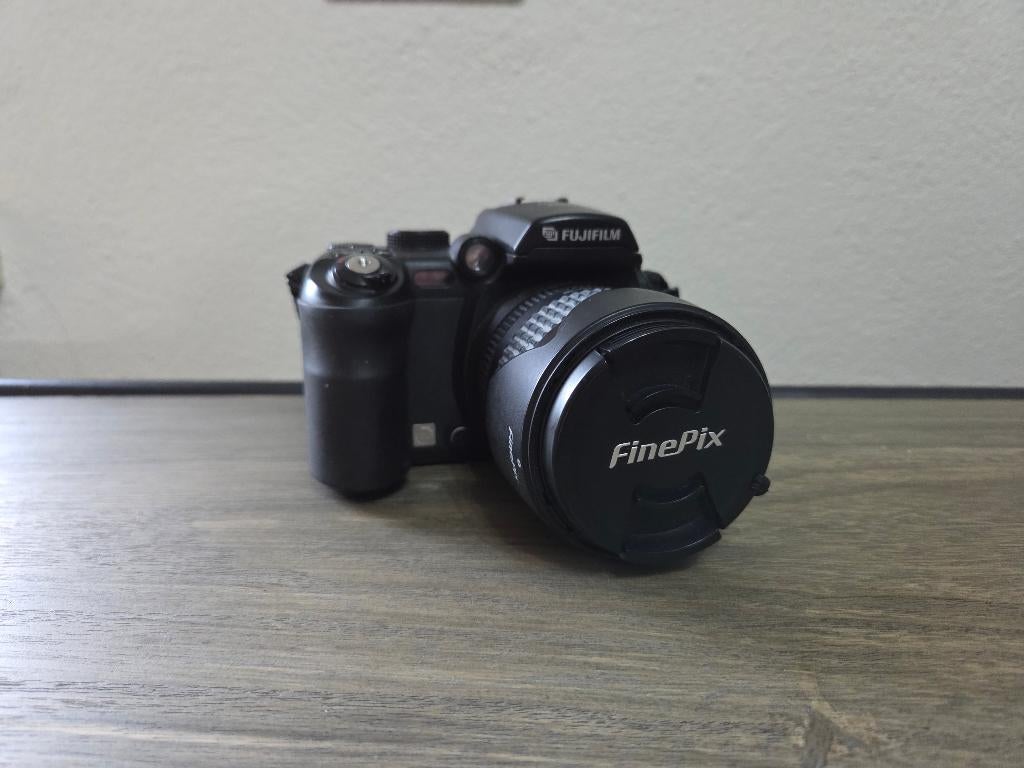 Fujifilm FinePix S9500, 9 Megapixel, Spiegelreflex, Ophalen of Verzenden, Zo goed als nieuw