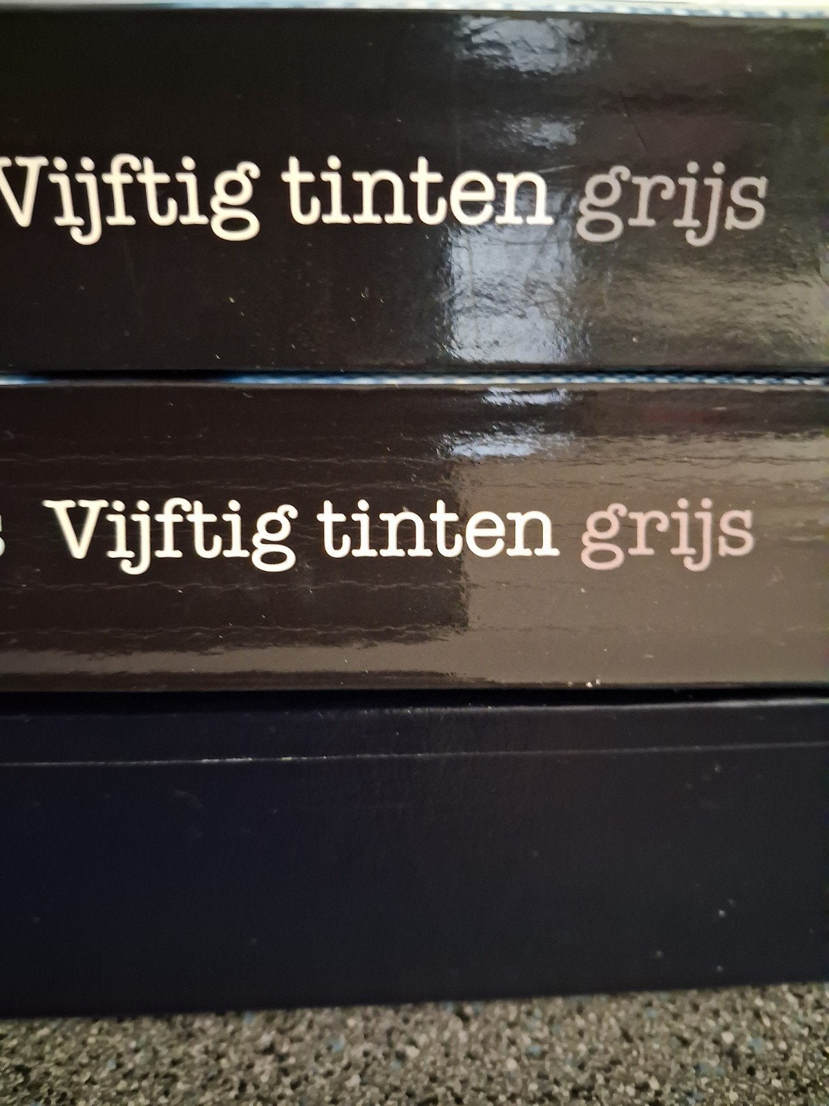 BOEK  VIJFTIG TINTEN GRIJS  AUTEUR J.L. JAMES, Ophalen of Verzenden, Gelezen