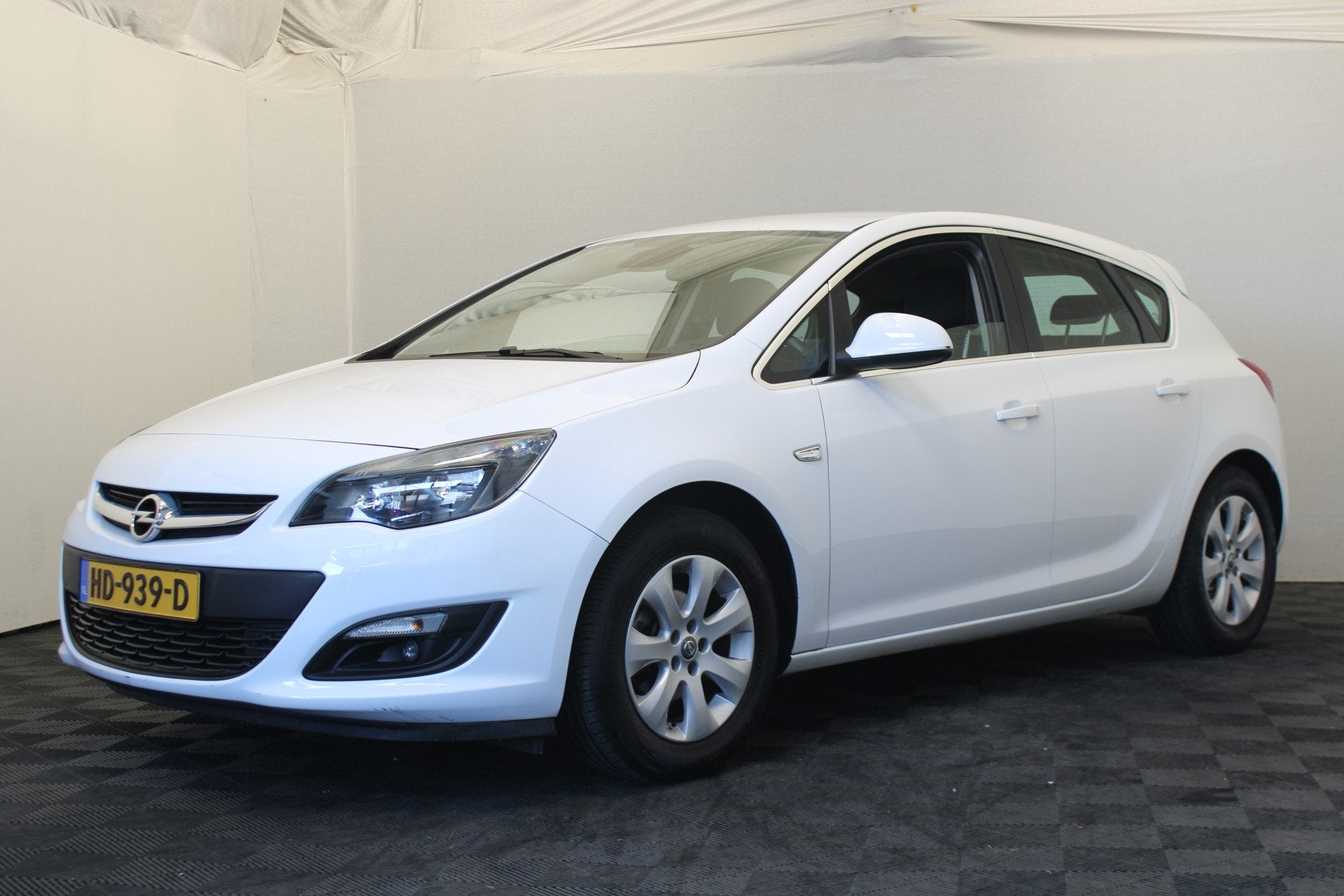 Opel Astra 1.4 Blitz (bj 2015), Voorwielaandrijving, Gebruikt, 4 cilinders, Parkeersensor