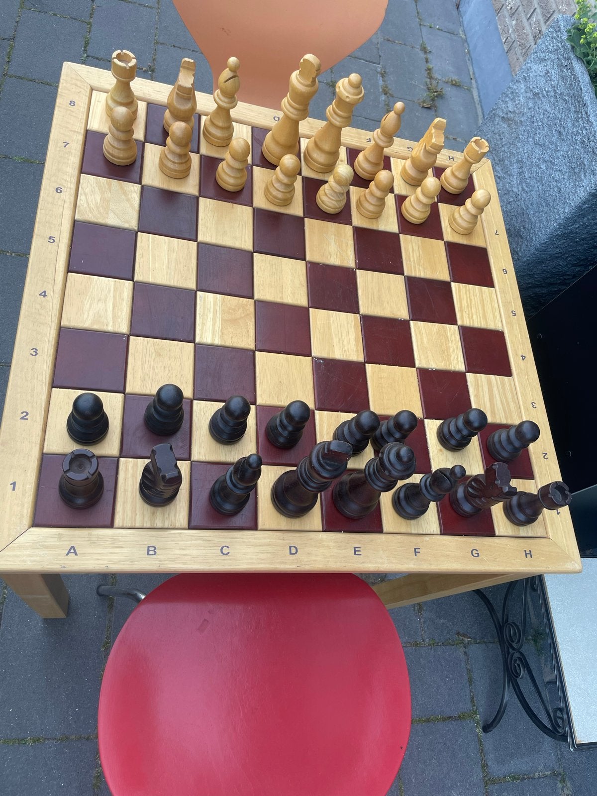Groot schaakspel tafel met minimale gebruikssporen, Hobby en Vrije tijd, Ophalen, Gebruikt