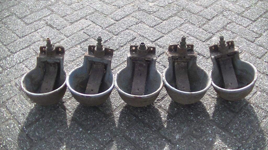 💥Waterdrink bakjes voor koeien / drink potjes 💥, Ophalen, Gebruikt
