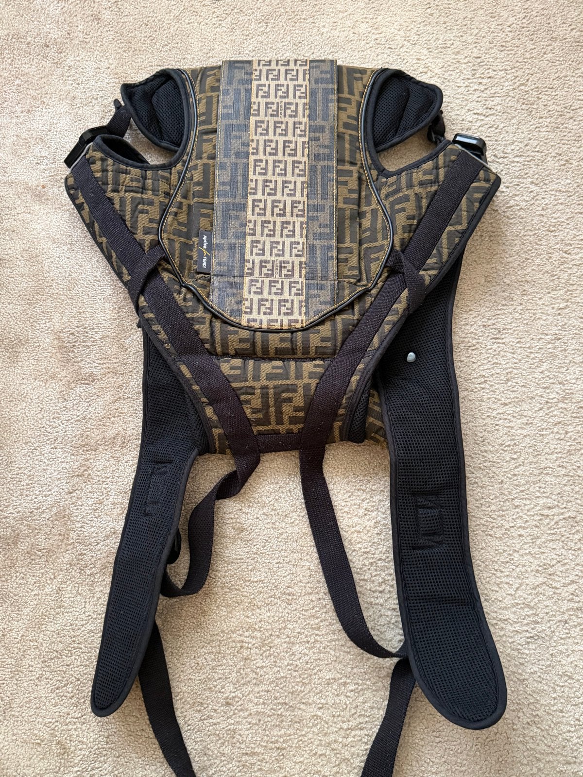 Fendi Baby Draagzak - Stijlvol en Comfortabel, Overige merken, Gebruikt, Buik of Rug, Ophalen of Verzenden