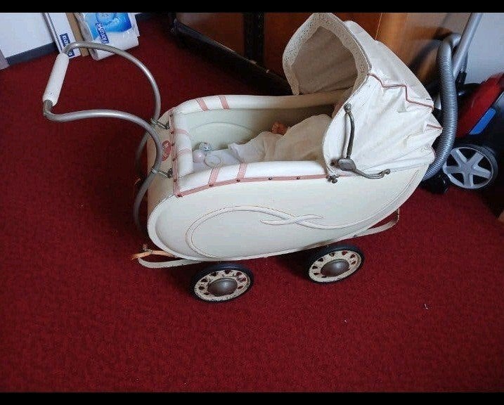 oude poppenwagens exclusief pop, Ophalen