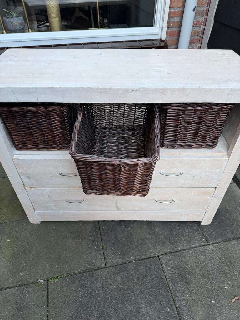 Kast met manden en lades, Huis en Inrichting, Kasten | Dressoirs, Ophalen, 100 tot 150 cm, Zo goed als nieuw, Met lade(s)