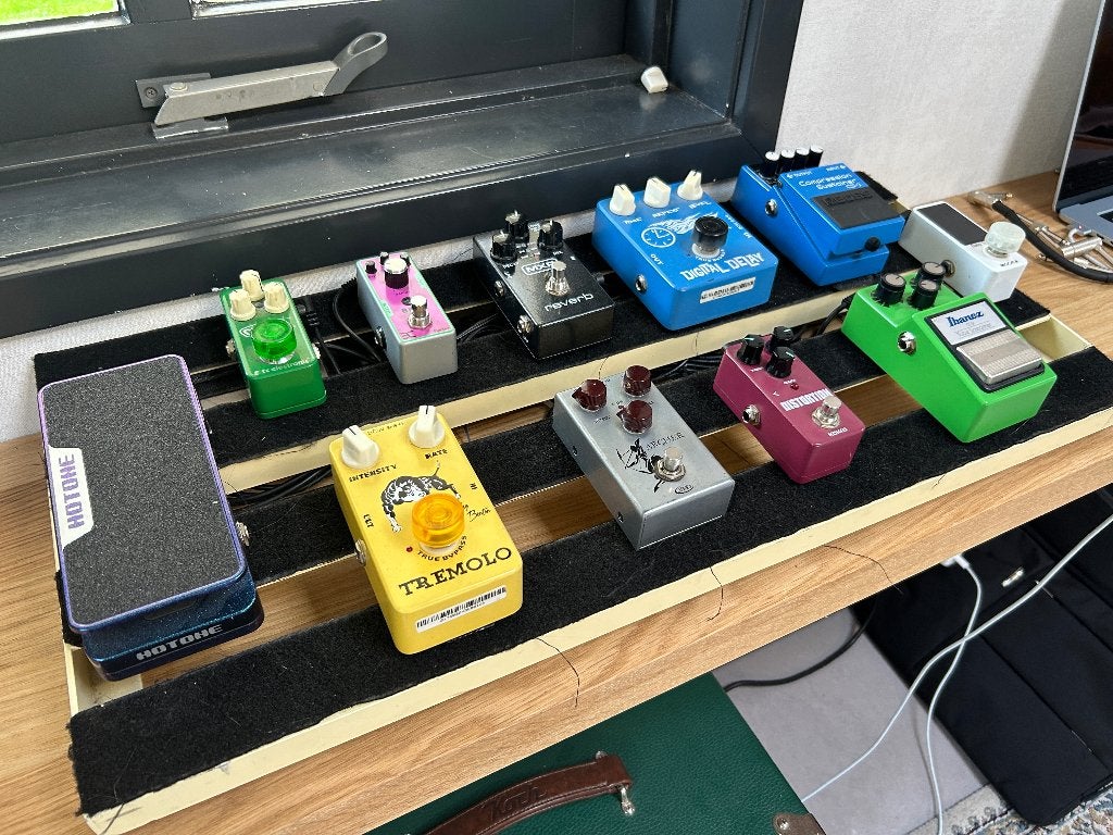 Set van 10 gitaar effecten incl. board en power supply, Ophalen of Verzenden, Gebruikt, Compressor