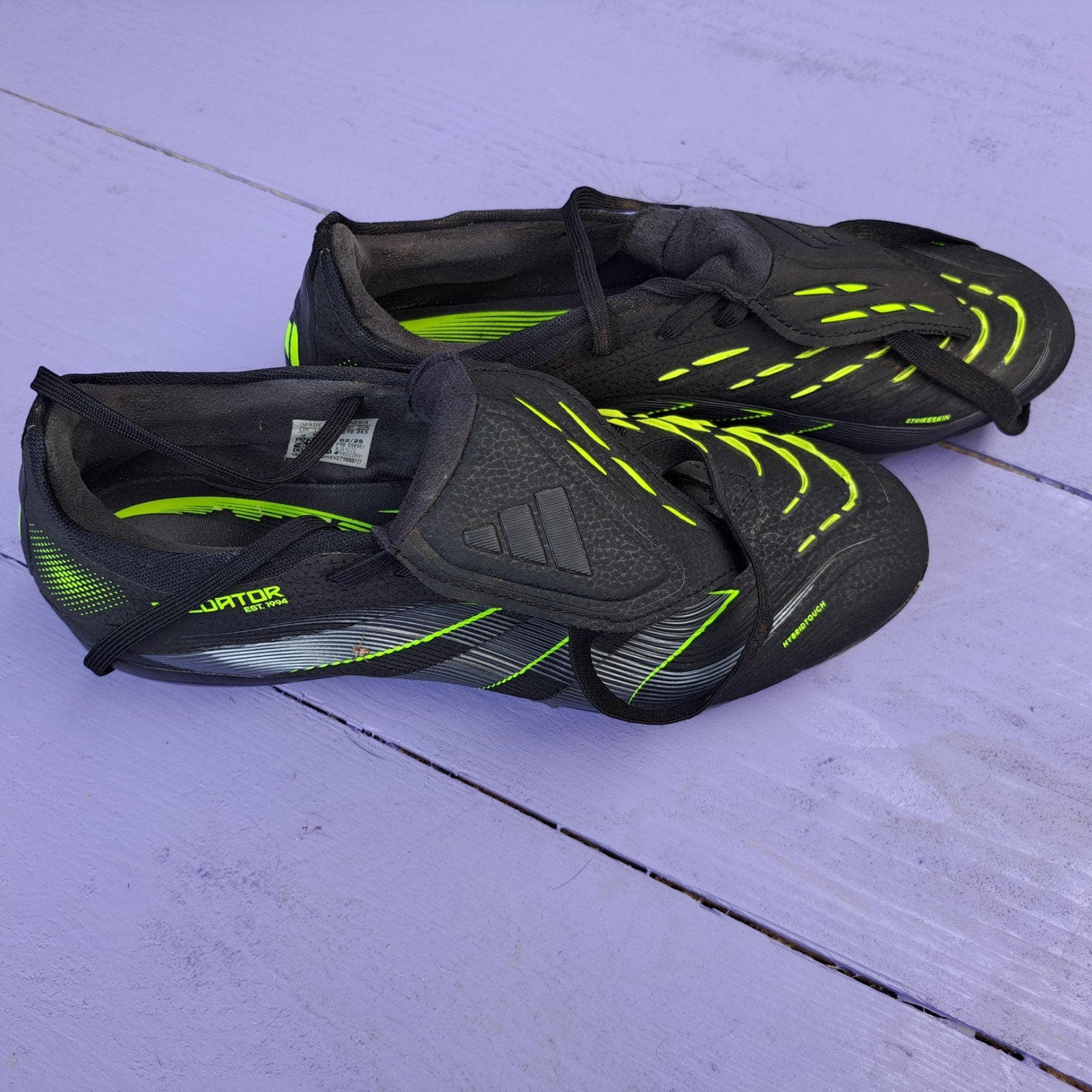 Voetbal schoenen adidas predator maat 42 1/2, Maat XS of kleiner, Ophalen, Zo goed als nieuw, Schoenen