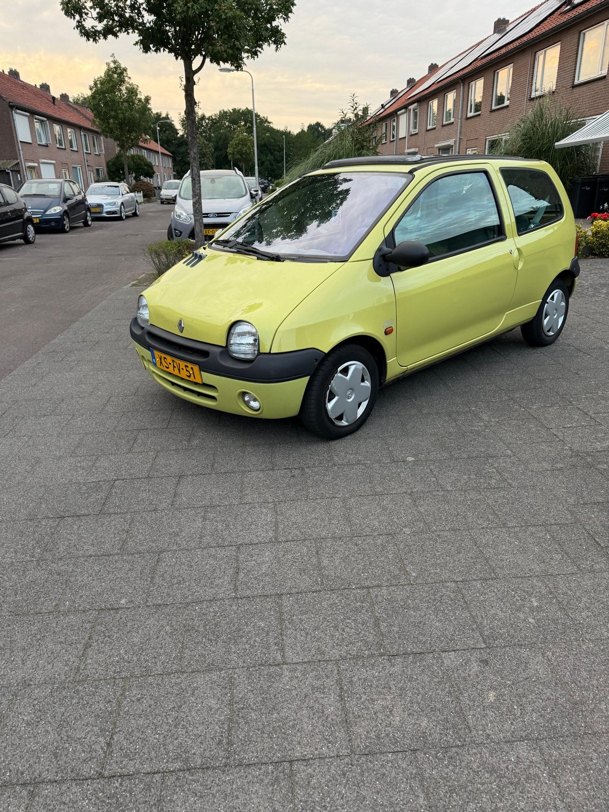Renault Twingo 1.2 1999 Geel, Auto's, Voorwielaandrijving, 600 kg, 4 cilinders, Overige kleuren