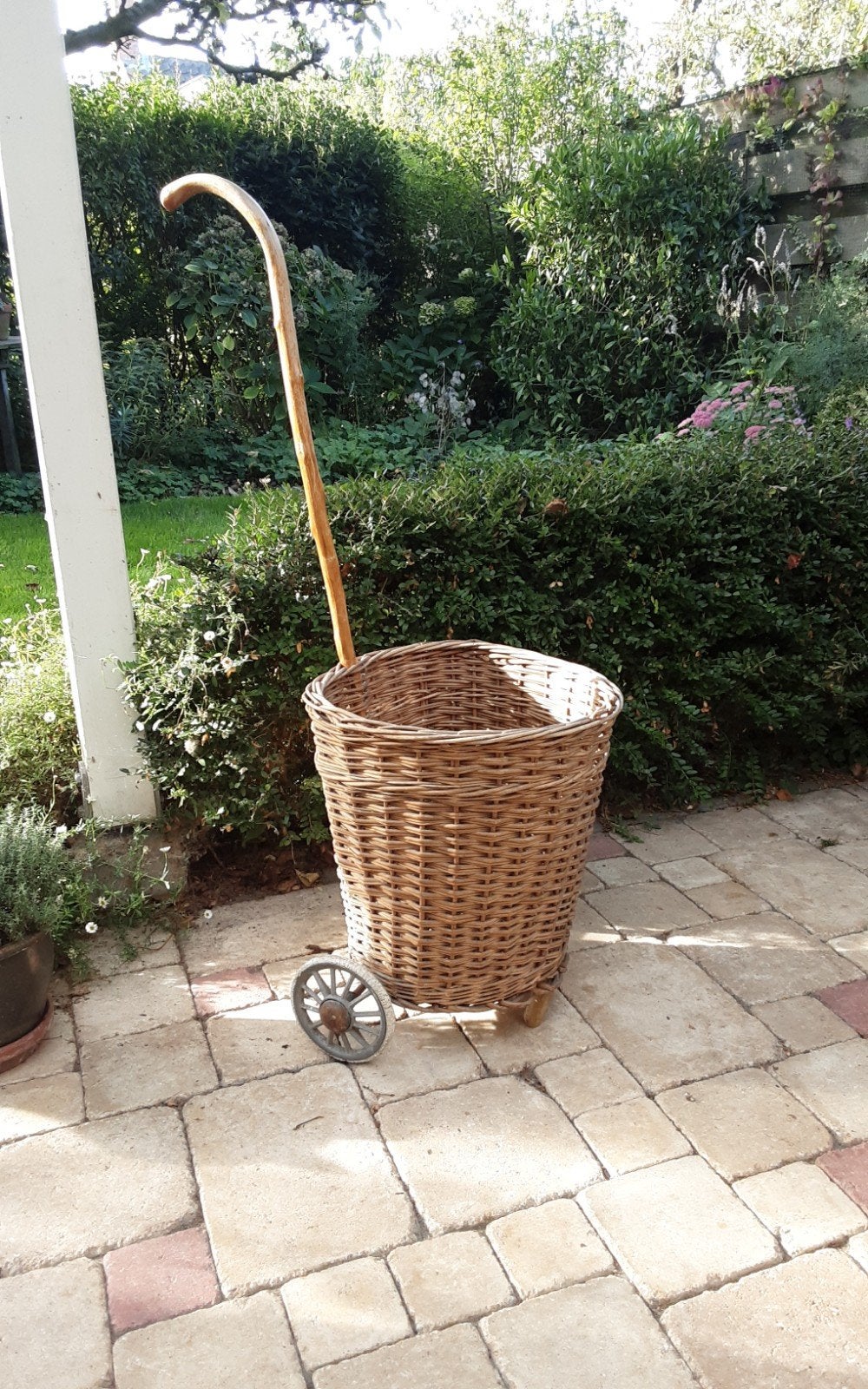 Vintage rieten boodschappenmand op wielen, Ophalen