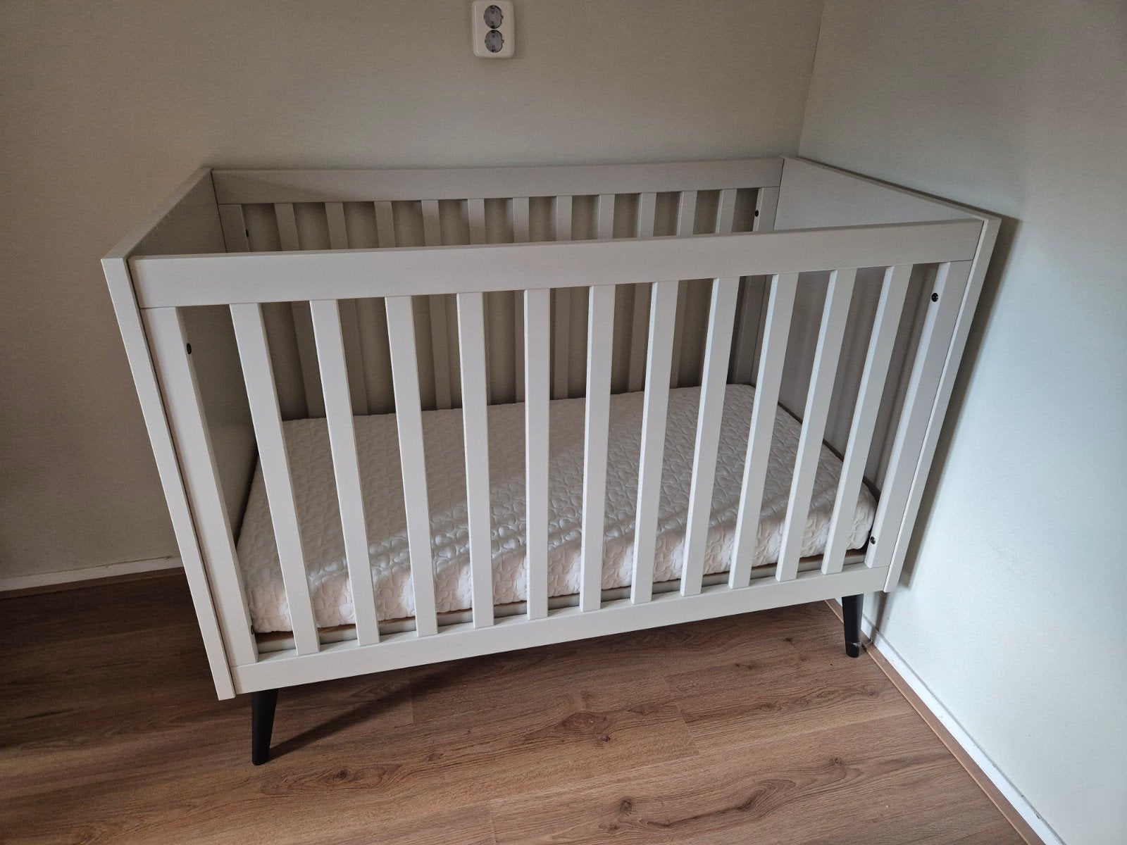 Ledikant 120x60 incl. matras - beschadiging aan 2 zijdes, Ophalen, Gebruikt, Ledikant