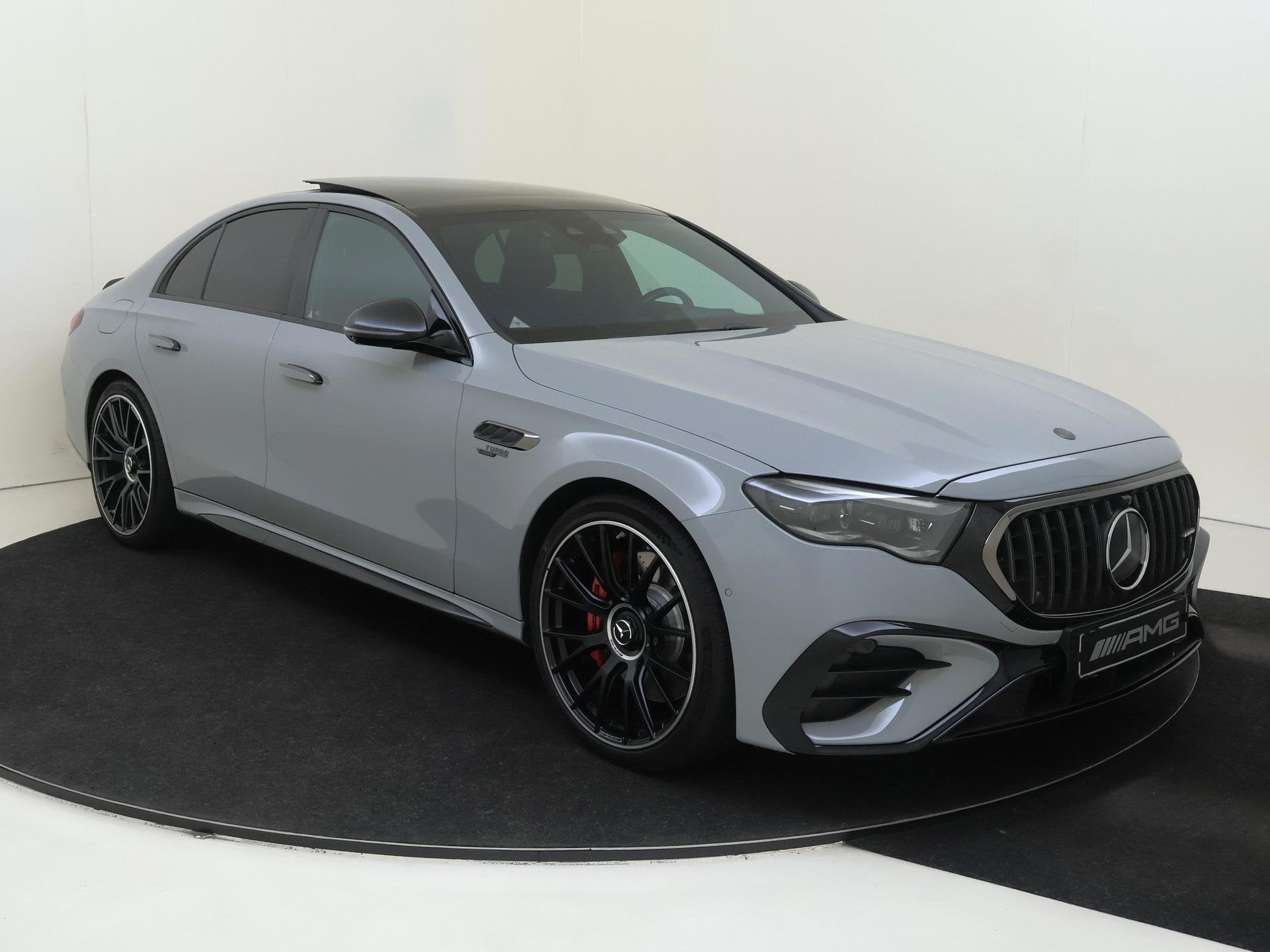 Mercedes-Benz E-klasse AMG 53 4MATIC+ Night Edition Premium, Auto's, Automaat, Dealer onderhouden, Stof, Gebruikt