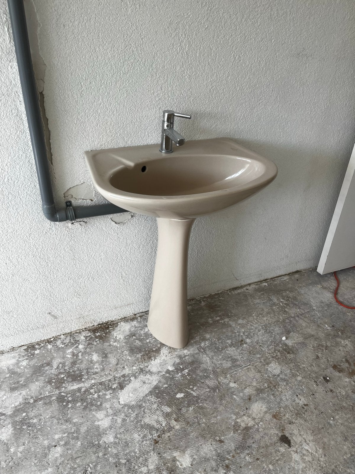 Vintage wastafel met zuil en kraan, Doe-het-zelf en Verbouw, Ophalen, Gebruikt, Chroom, Wastafel