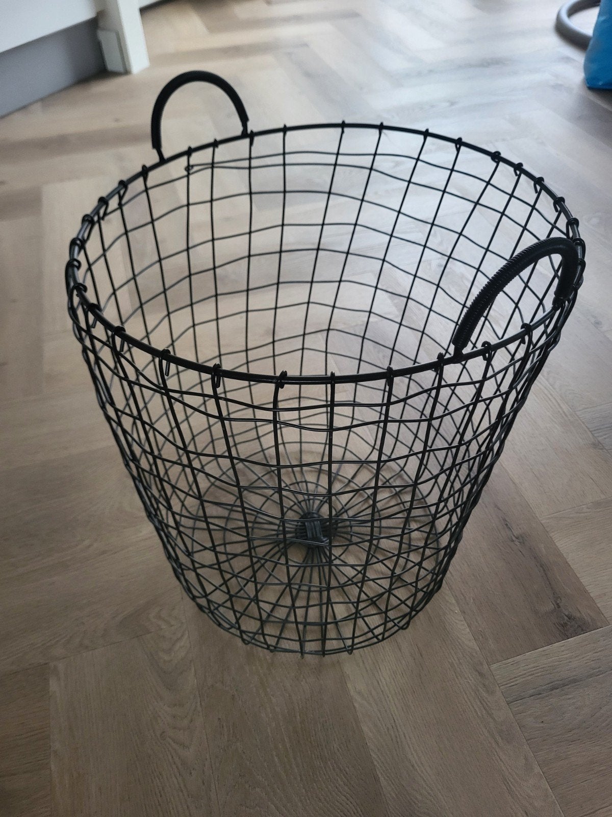 draadmand wasmand siermand, Huis en Inrichting, Woonaccessoires | Schalen en Manden, Ophalen, Mand, Rond, Zo goed als nieuw