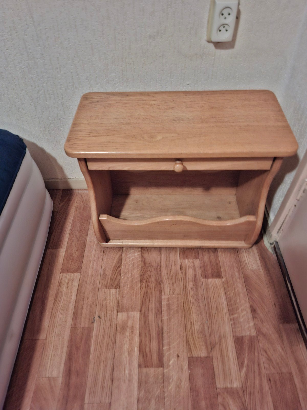 Houten lektuur met lade en opbergvak, Ophalen, Gebruikt, 55 tot 70 cm, 45 tot 65 cm