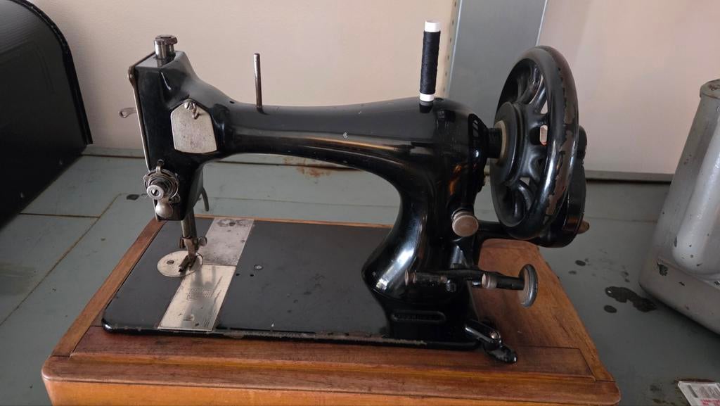 Vintage Handnaaimachine - Decoratief en Functioneel, Ophalen, Gebruikt, Naaimachine, Overige merken