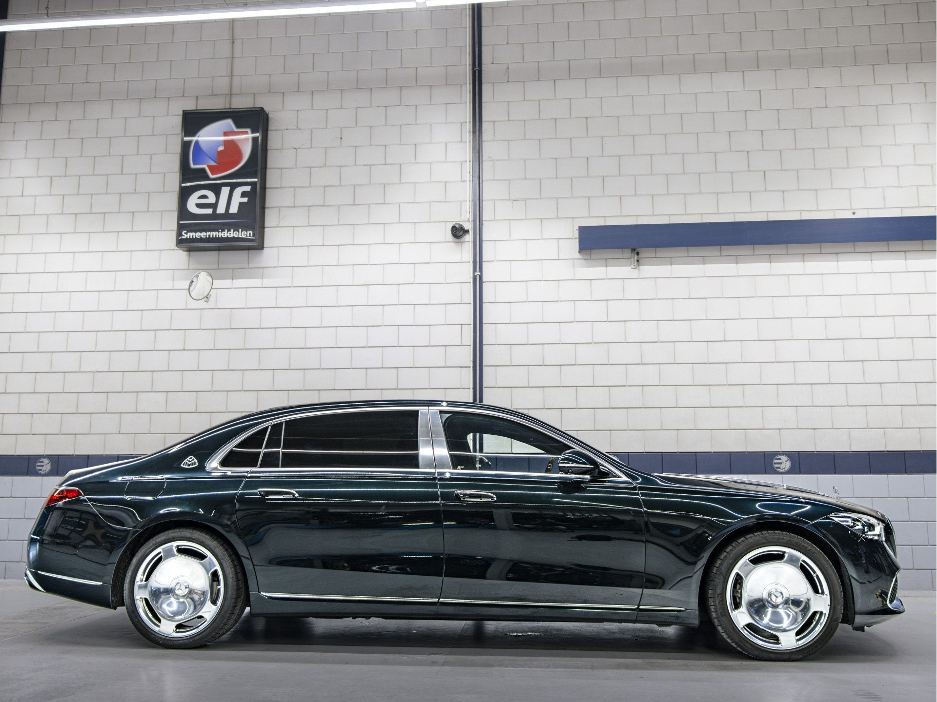 Mercedes-Benz S-Klasse 580 4MATIC Maybach | Emerald Green |, Auto's, Automaat, Dealer onderhouden, 2175 kg, Gebruikt
