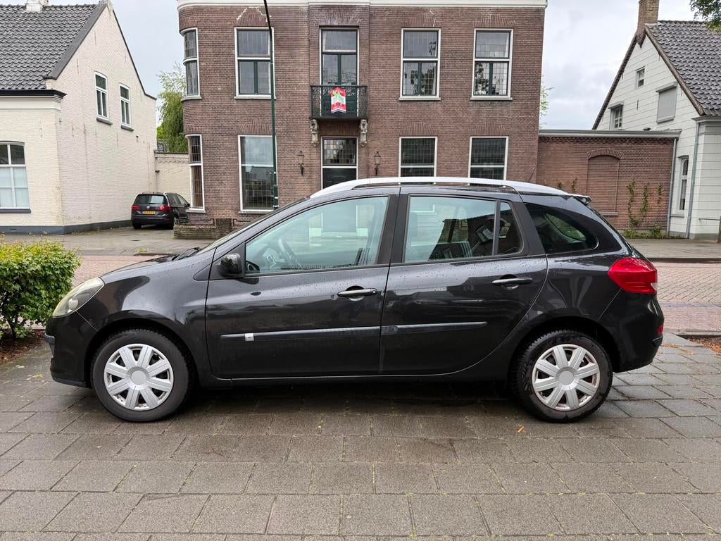 Renault Clio Estate 1.2 TCE Sélection Business Sport KOUDE, Auto's, Renault, Voorwielaandrijving, Gebruikt, 4 cilinders, 1095 kg