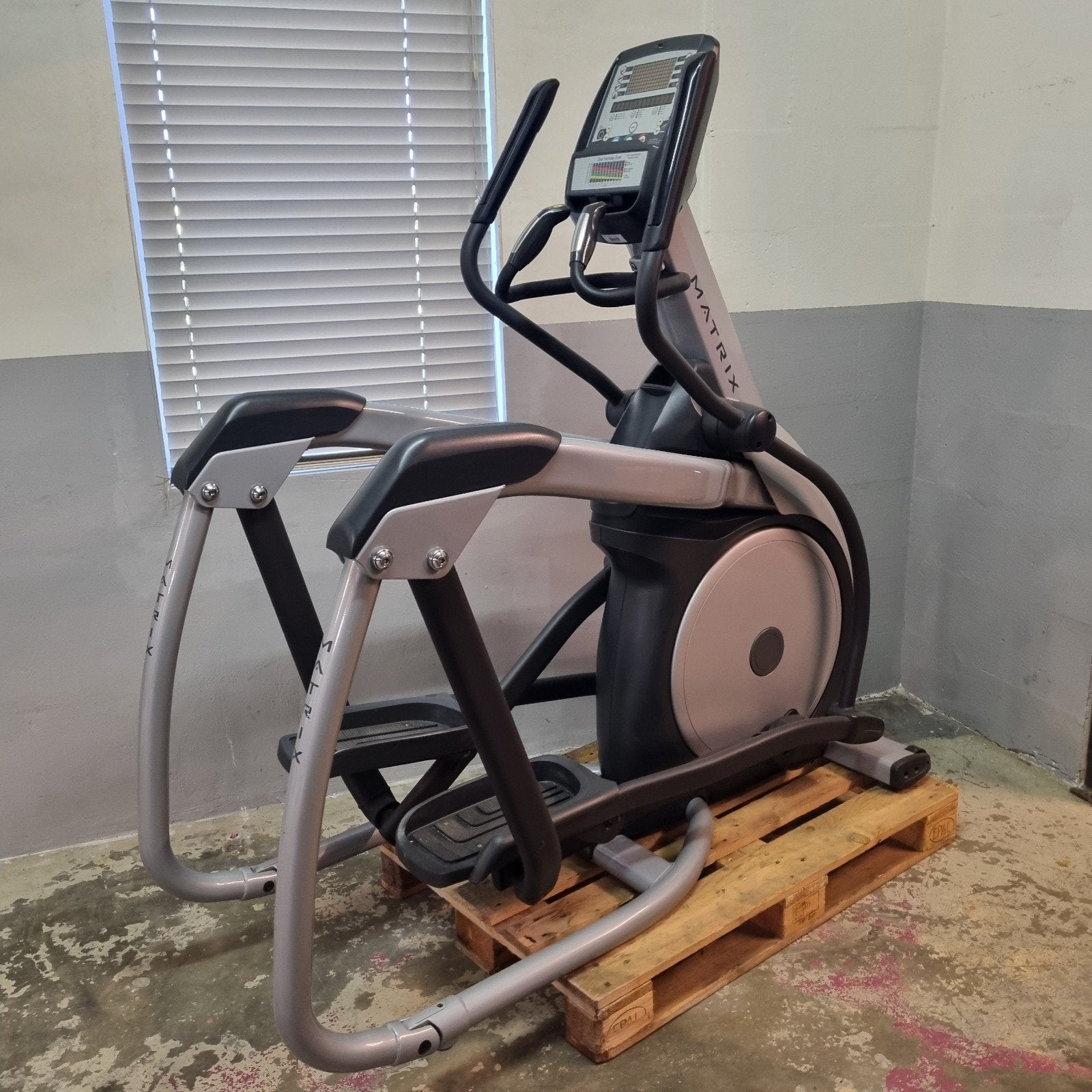Matrix crosstrainer, Sport en Fitness, Ophalen, Gebruikt, Benen, Overige typen