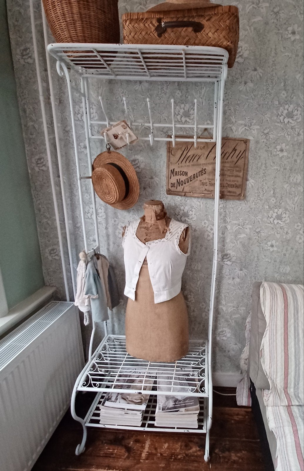 Brocante staande kapstok, Ophalen