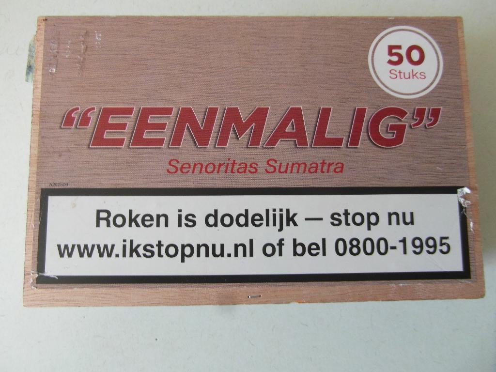 Kistje eenmalig '' Senoiritas Sumatra 50 stuks, Ophalen of Verzenden, Zo goed als nieuw, Tabaksdoos of Verpakking