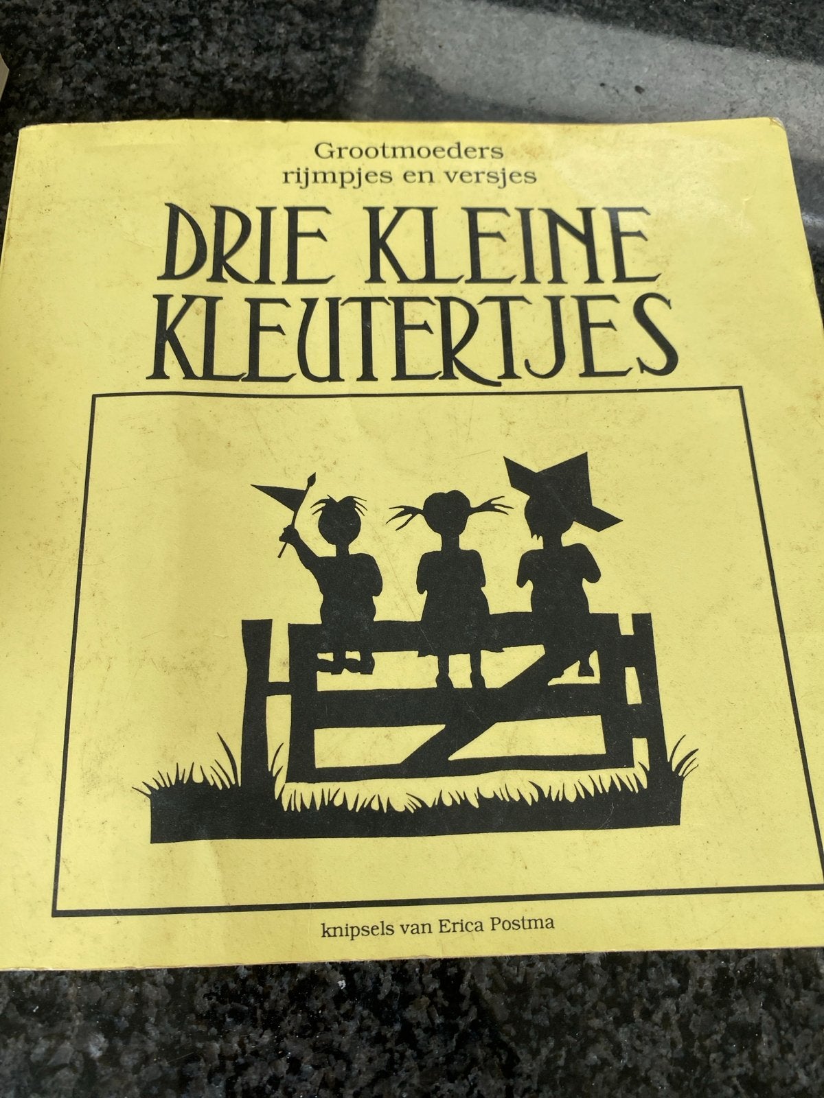 Drie Kleine Kleutertjes - Grootmoeders rijmpjes en versjes, Fictie algemeen, Jongen of Meisje, Voorleesboek, 4 jaar