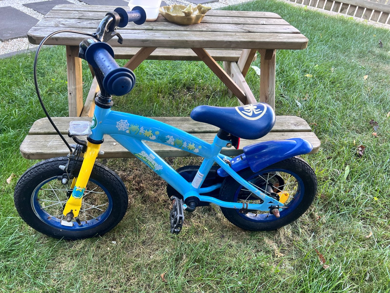 Spiderman fiets met zij wieltjes, Ophalen, Zo goed als nieuw, Velgrem, Minder dan 16 inch