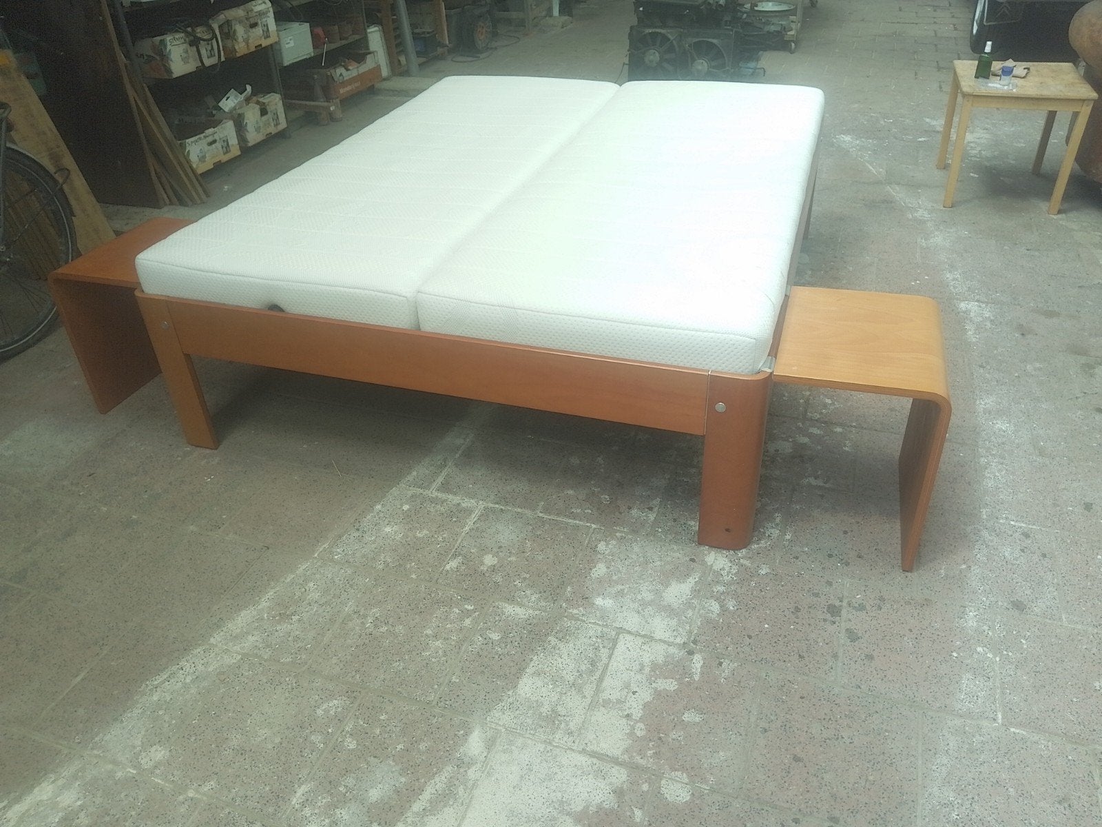 Bed Auping aurondo 1,80x2 meter, Ophalen of Verzenden, Zo goed als nieuw, Tweepersoons, Hout