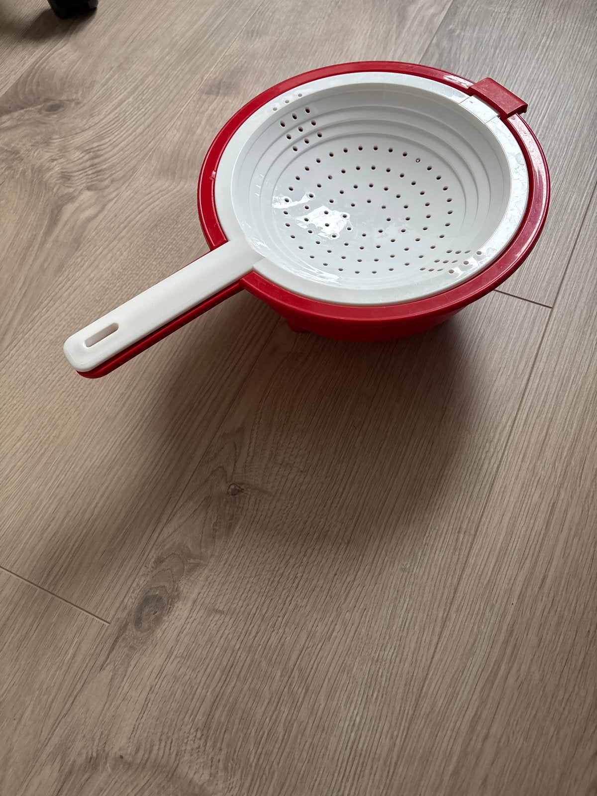 Tupperware vergiet rood/wit, Gebruikt, Overige typen, Ophalen of Verzenden, Vaatwasserbestendig
