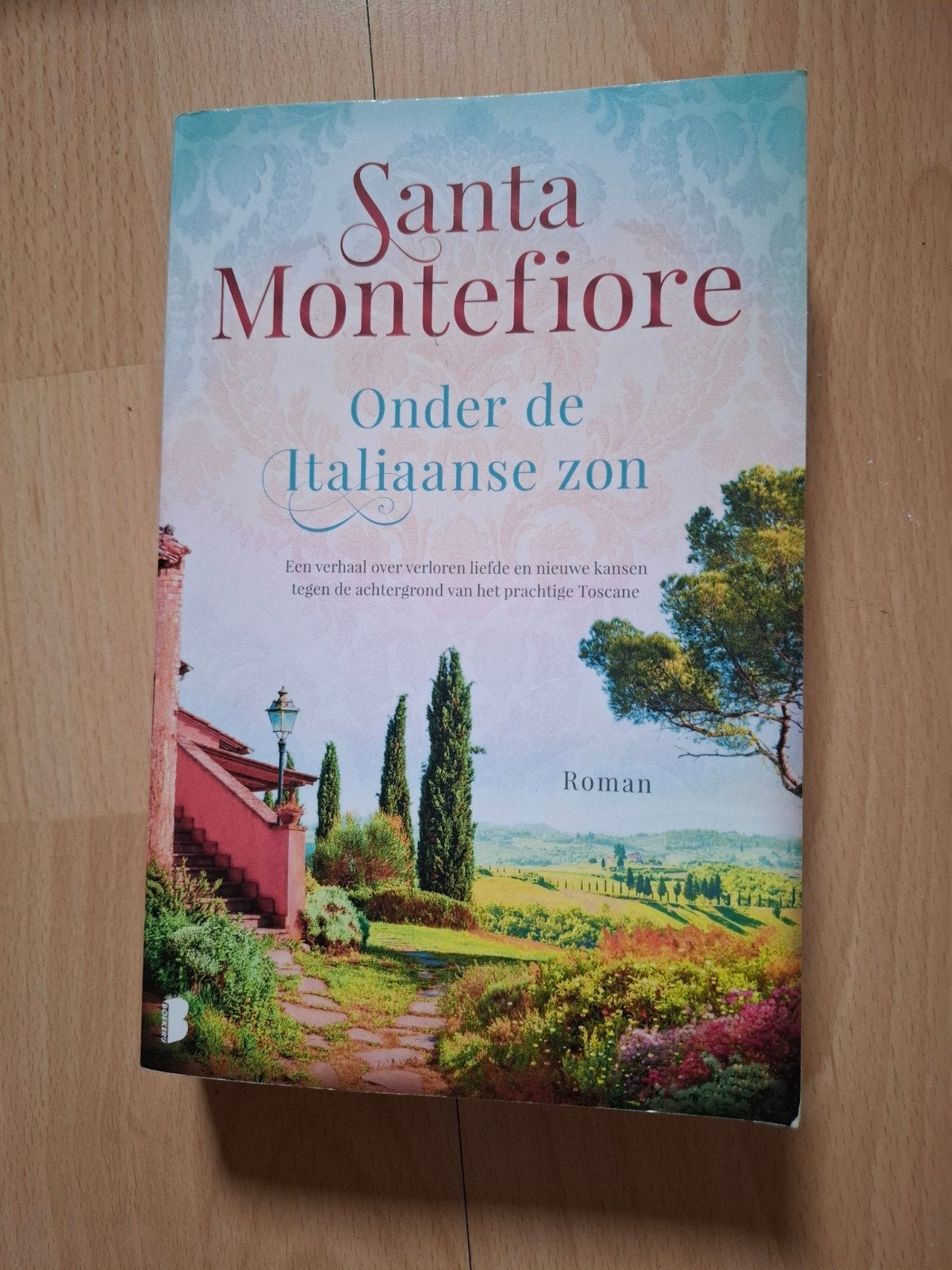 Santa Montefiore Onder de Italiaanse zon, Ophalen of Verzenden, Zo goed als nieuw