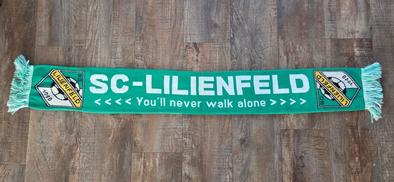 Sjaal SC Lilienfeld, Ophalen of Verzenden, Zo goed als nieuw, Buitenlandse clubs, Vaantje of Sjaal