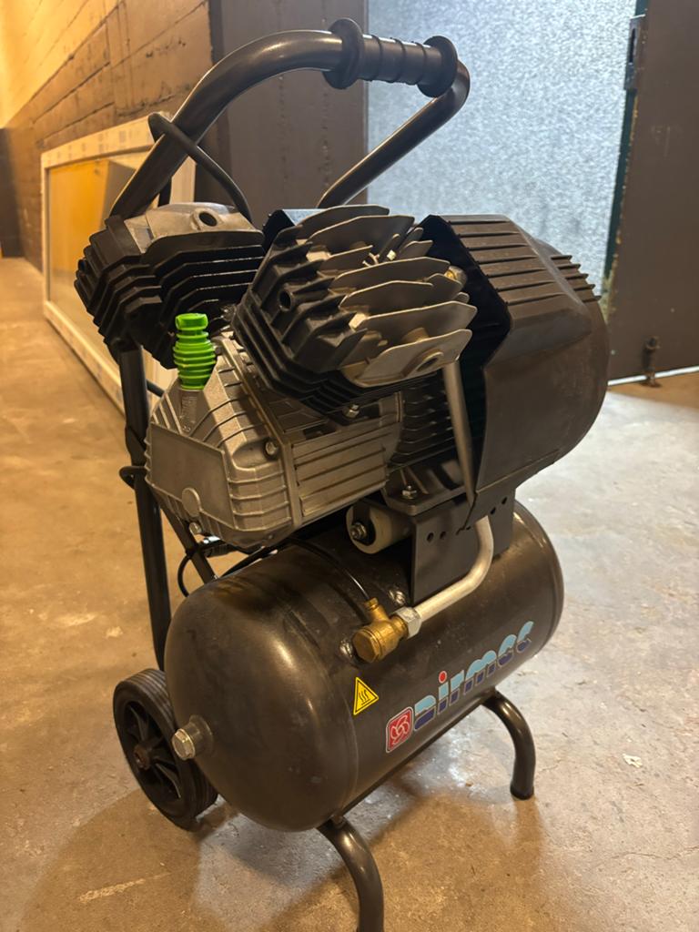 Mobiele Compressor - kapot, Ophalen, Gebruikt, 6 tot 10 bar, 25 tot 100 liter