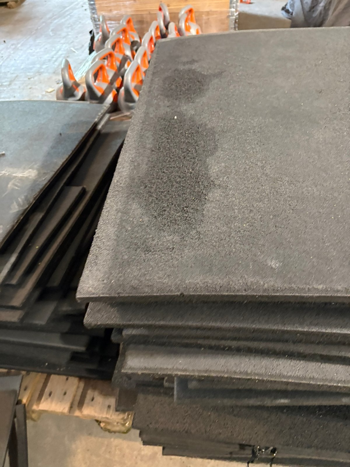Rubberen mat matten 1 x 1 m x 2 cm met vlekjes kringen, Tuin en Terras, Ophalen, Gebruikt, 1 x 1 m x 2 cm, Overige typen