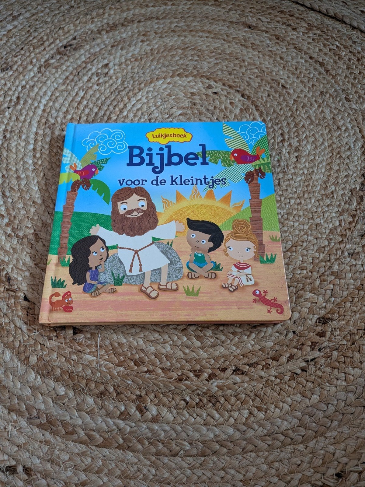 Bijbel voor de kleintjes - Luikjesboek met Bijbelverhalen, Ophalen of Verzenden, Zo goed als nieuw, Uitklap-, Voel- of Ontdekboek