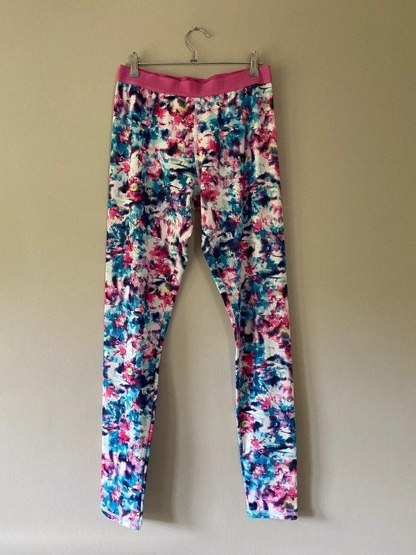 Sportlegging bloemenprint maat M multi kleur, Maat 38/40 (M), Ophalen of Verzenden, Roze, Fitness of Aerobics
