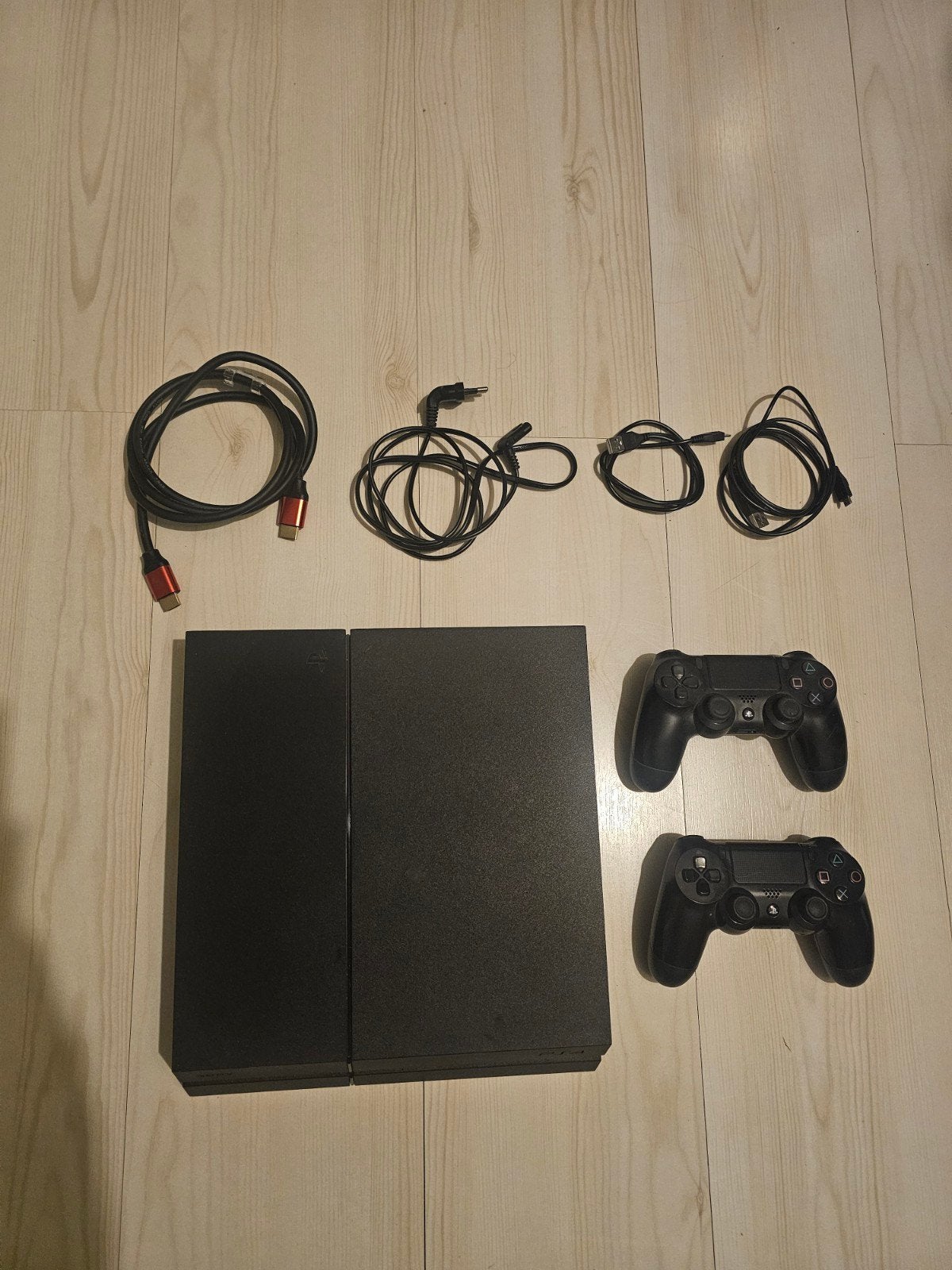 PlayStation 4 met 2 controllers en alle toebehoren, Spelcomputers en Games, Spelcomputers | Sony PlayStation 4, Met 2 controllers