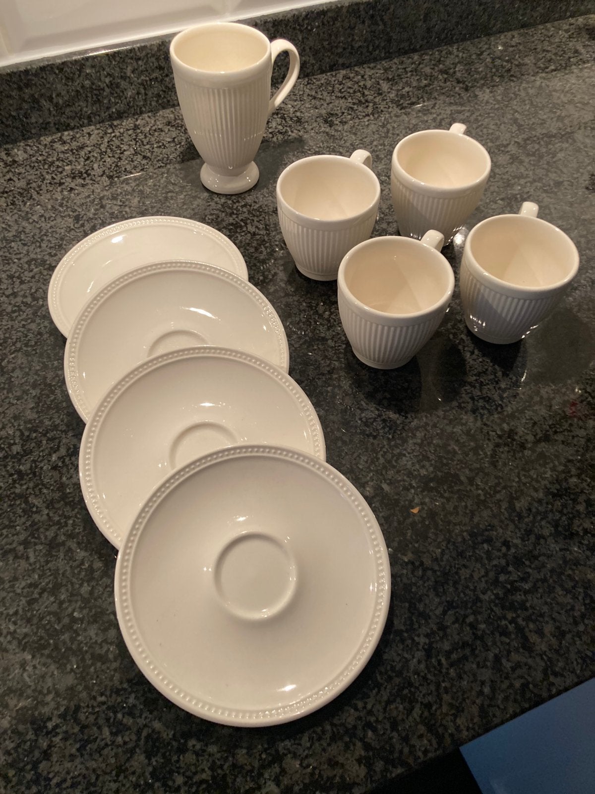 WEDGWOOD WINDSOR 1x BEKER / MOK op VOET & 4x KOP & SCHOTELS, Ophalen of Verzenden