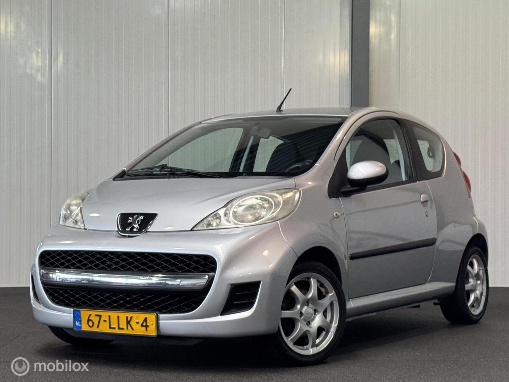 Peugeot 107 1.0-12V XS [ NAP eerste eigenaar ! airco LM ], Auto's, Voorwielaandrijving, Metallic lak, 4 stoelen, 68 pk