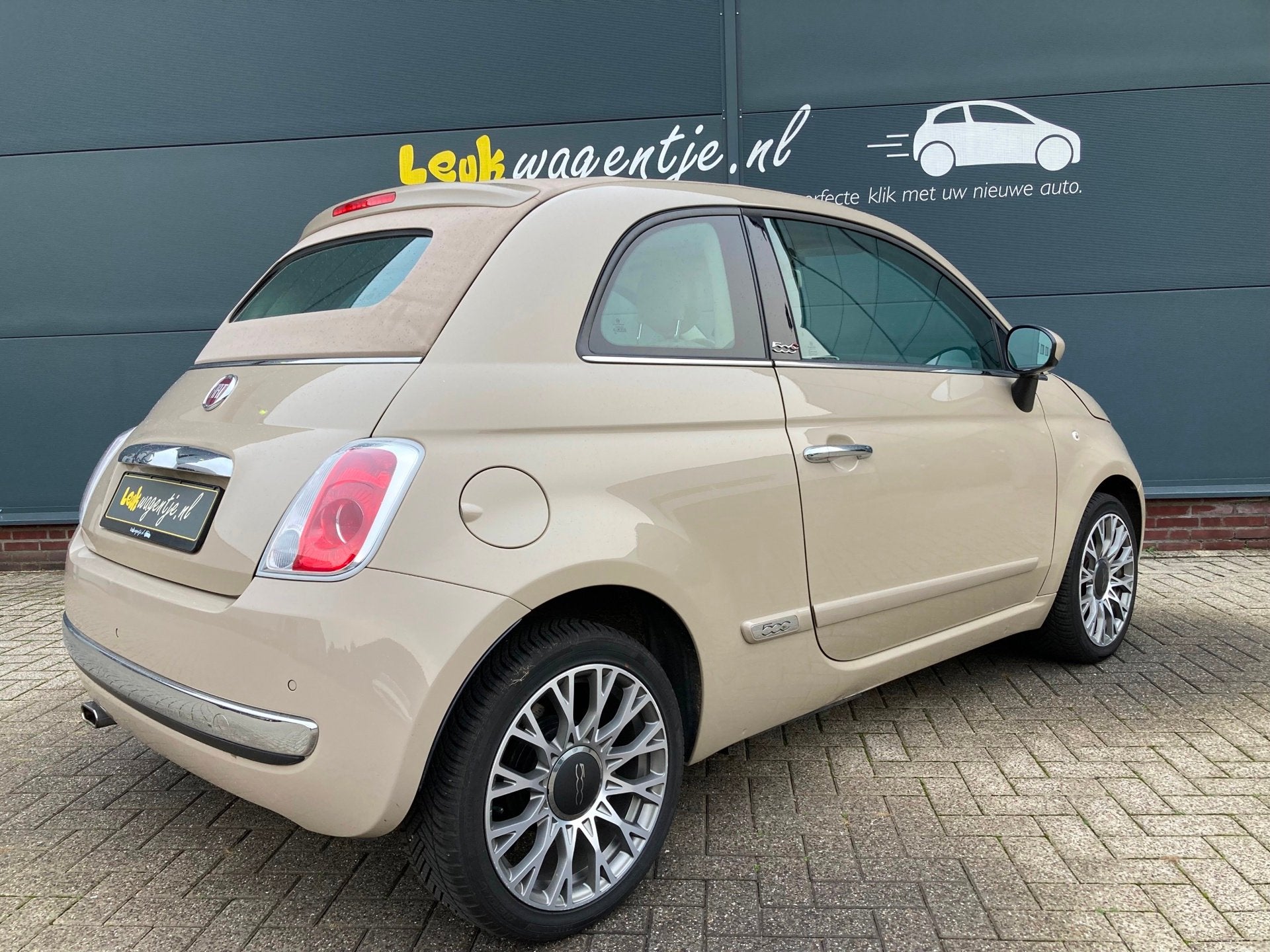 Fiat 500 C 0.9 TwinAir Rock Cabrio *leder *xenon *cappuccino, Auto's, 86 pk, Gebruikt, Cabriolet, Beige