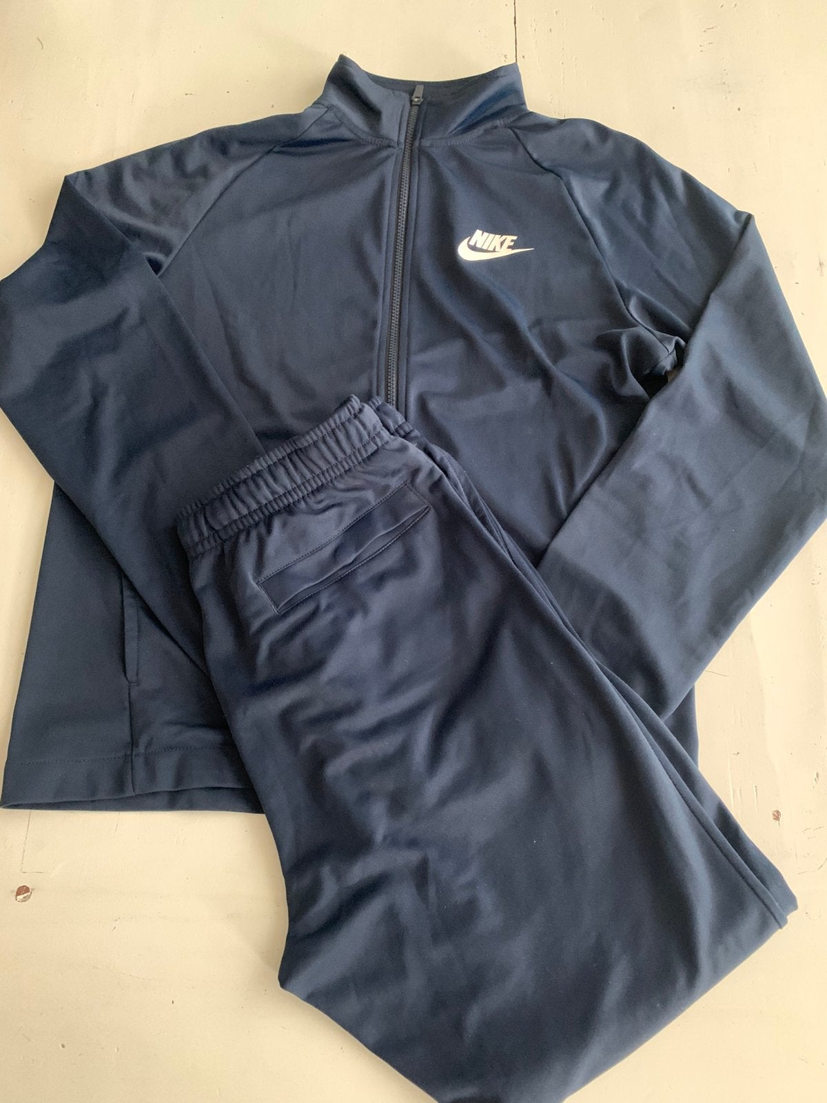 Trainingspak Nike donkerblauw mt M, Ophalen of Verzenden, Gedragen, Blauw