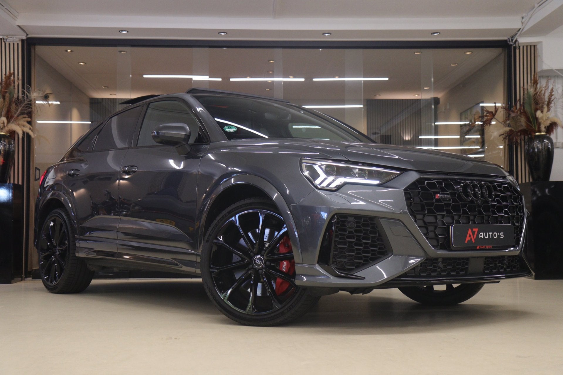 Audi RS Q3 Sportback TFSI Pano/Sonos/360Cam/Carplay/RSStoele, Auto's, Automaat, Lichtsensor, Gebruikt, Euro 6
