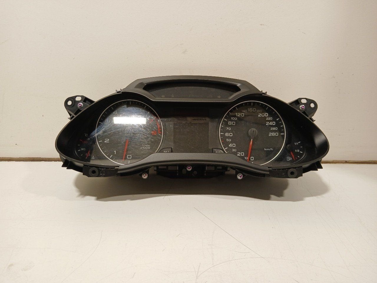 Cockpit Audi A4, Auto-onderdelen, Dashboard en Schakelaars, Onderdelen@venauto.nl, Van der Ven Autorecycling B.V., Gebruikt, Ettenseweg 76, 4706 PB Roosendaal, The Netherlands