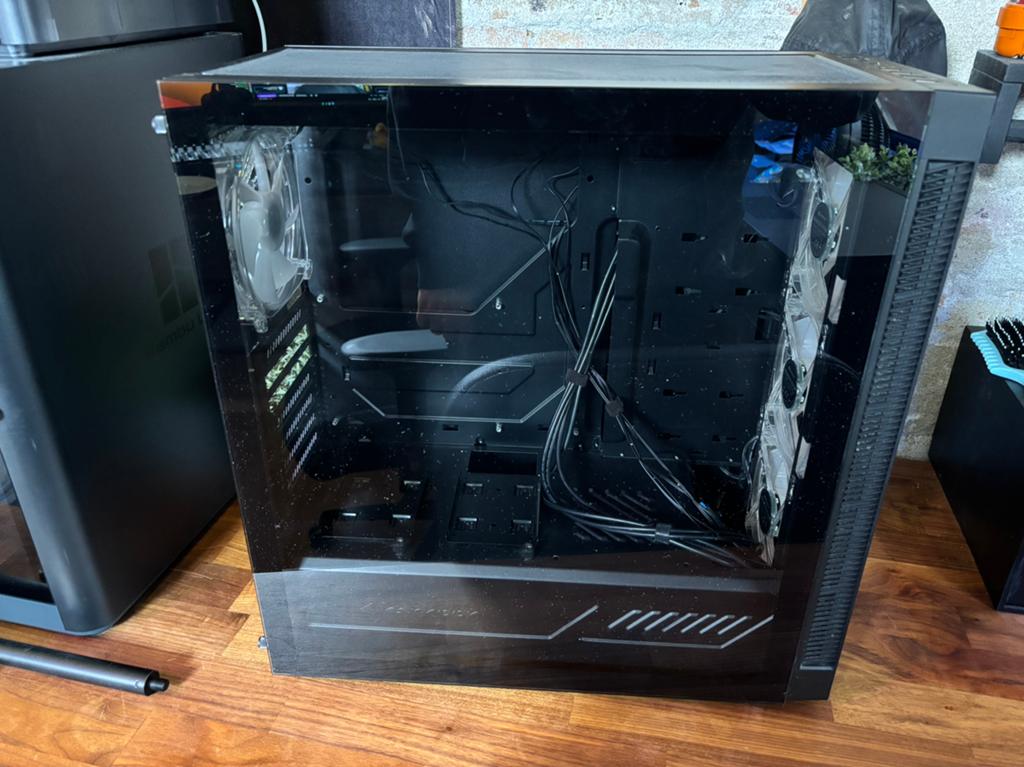 Sharkoon TG5 PRO RGB PC Behuizing, Computers en Software, Computerbehuizingen, Ophalen, Gebruikt