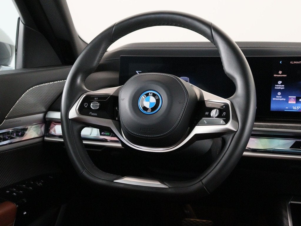 BMW i7 xDrive60 106 kWh Accu SoH 96% (bj 2022, automaat), Auto's, Gebruikt, 573 min, 137 €/maand, Vierwielaandrijving