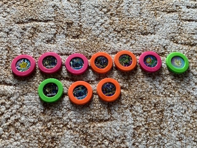 Mario kart koins plus. 2X nummer 04 waluigi,2x nummer 05 ros, Ophalen of Verzenden, Gebruikt