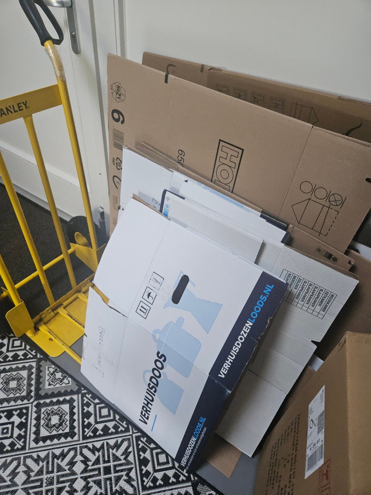 11 stevige verhuisdozen, ook extra grote en boekendozen, Ophalen