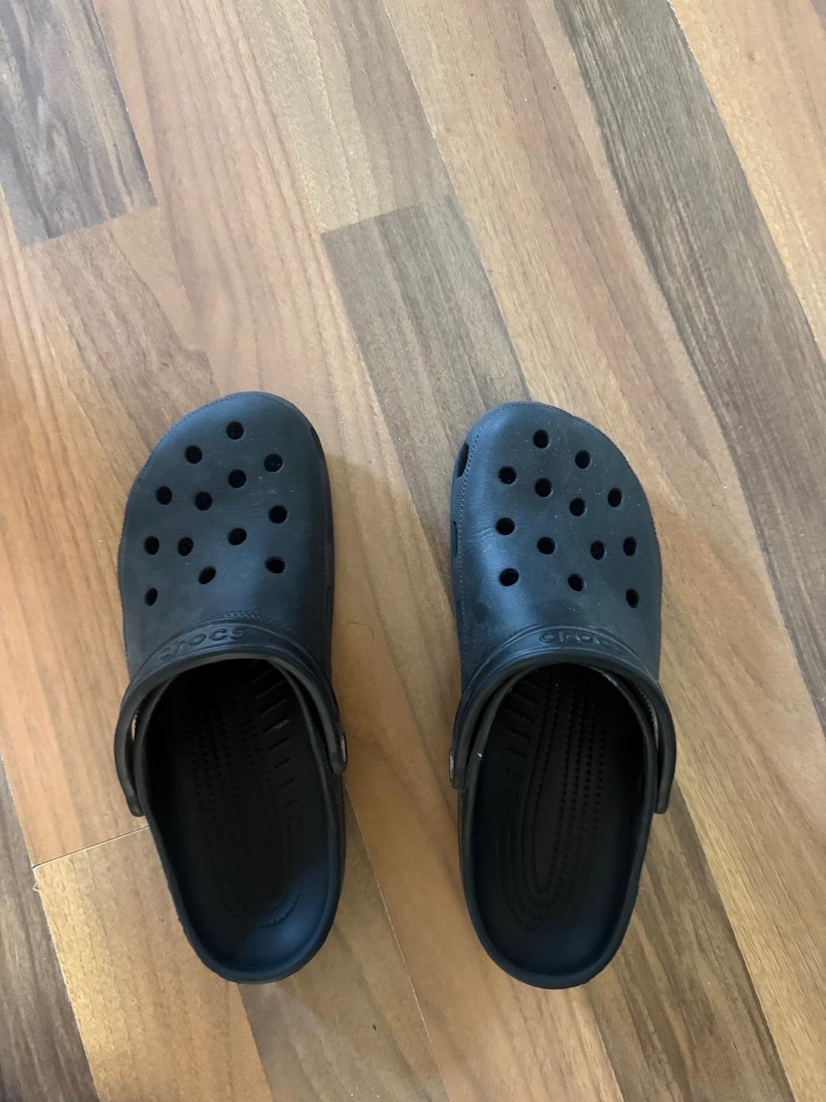 Zwarte Crocs Maat 48/49, Ophalen of Verzenden, Gedragen, Zwart, Slippers
