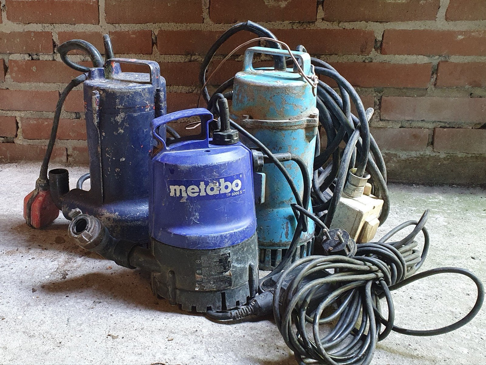Dompelpompen 3x HOMA & METABO, Ophalen, Gebruikt