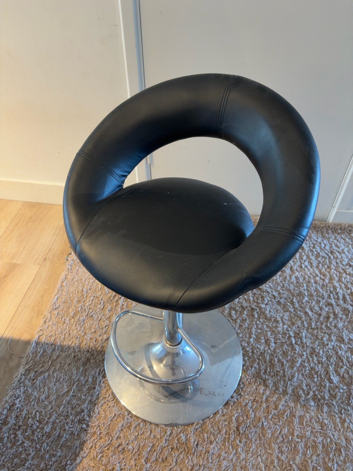 moderne barkrukken zwart 3 stuks (ook alle drie beschikbaar), Ophalen, Zo goed als nieuw, Zwart