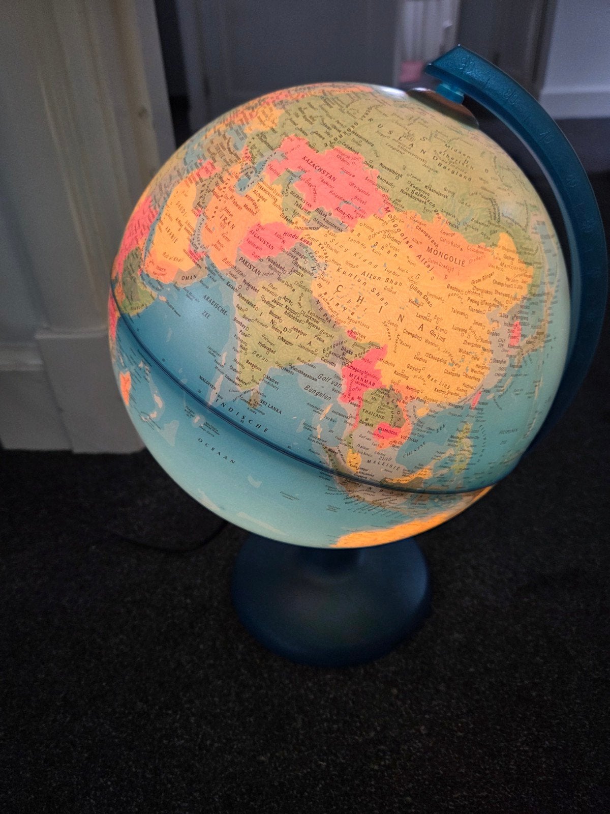 Wereldbol met verlichting - Educatief en decoratief, Ophalen, Gebruikt, Kunststof, Educatief